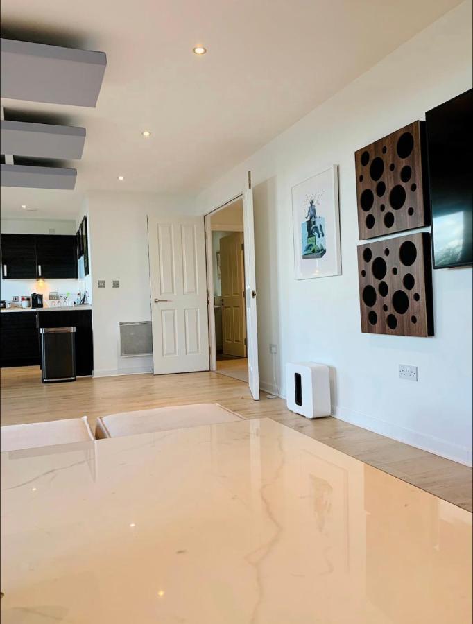 Beautiful Modern Sea-Side Apartment In The City Edinburgh Exterior photo